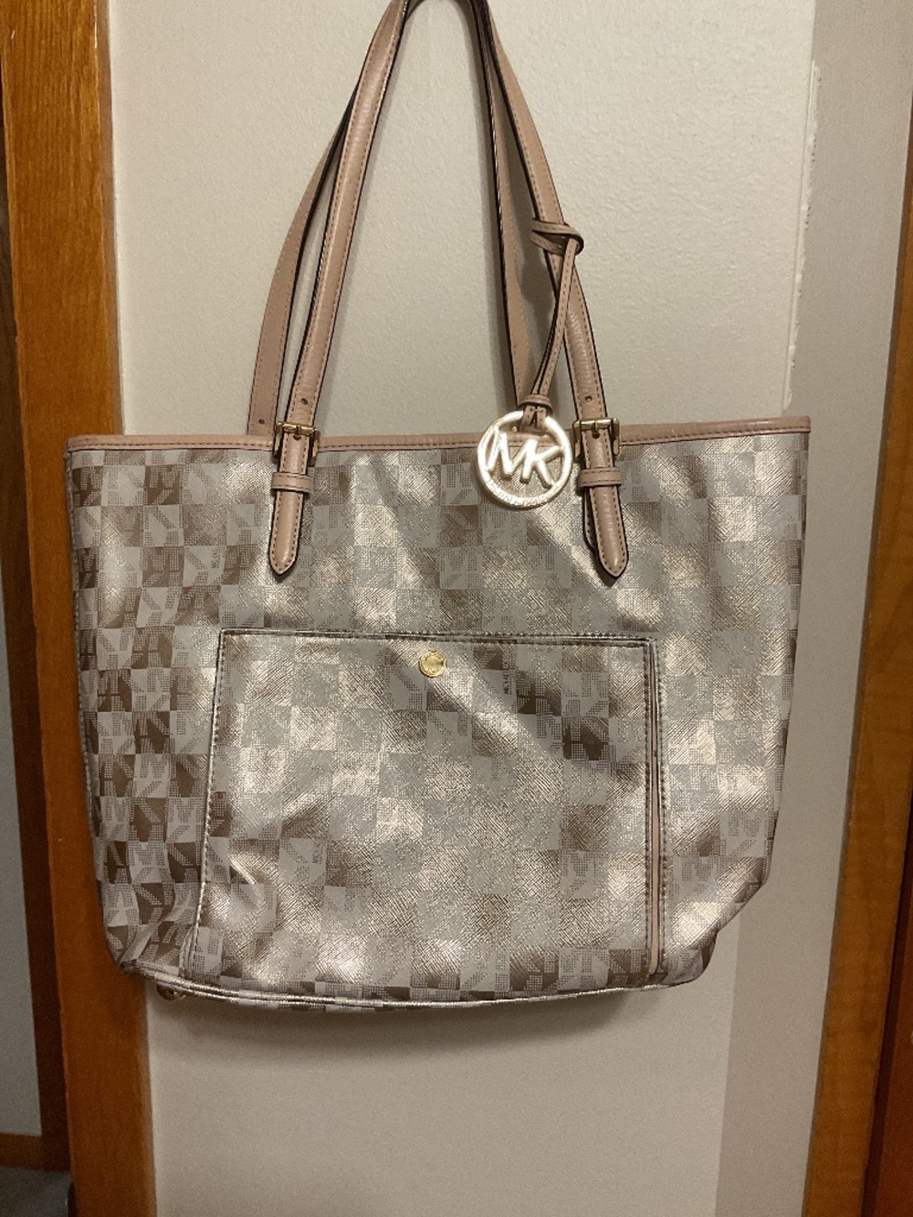 Micheal Kors purse